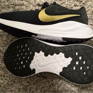 Nike Women's Black and Gold Athletic Shoes